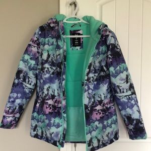 Youth XL Under Armour winter jacket.  Pastel colour.  Worn twice for skiing.